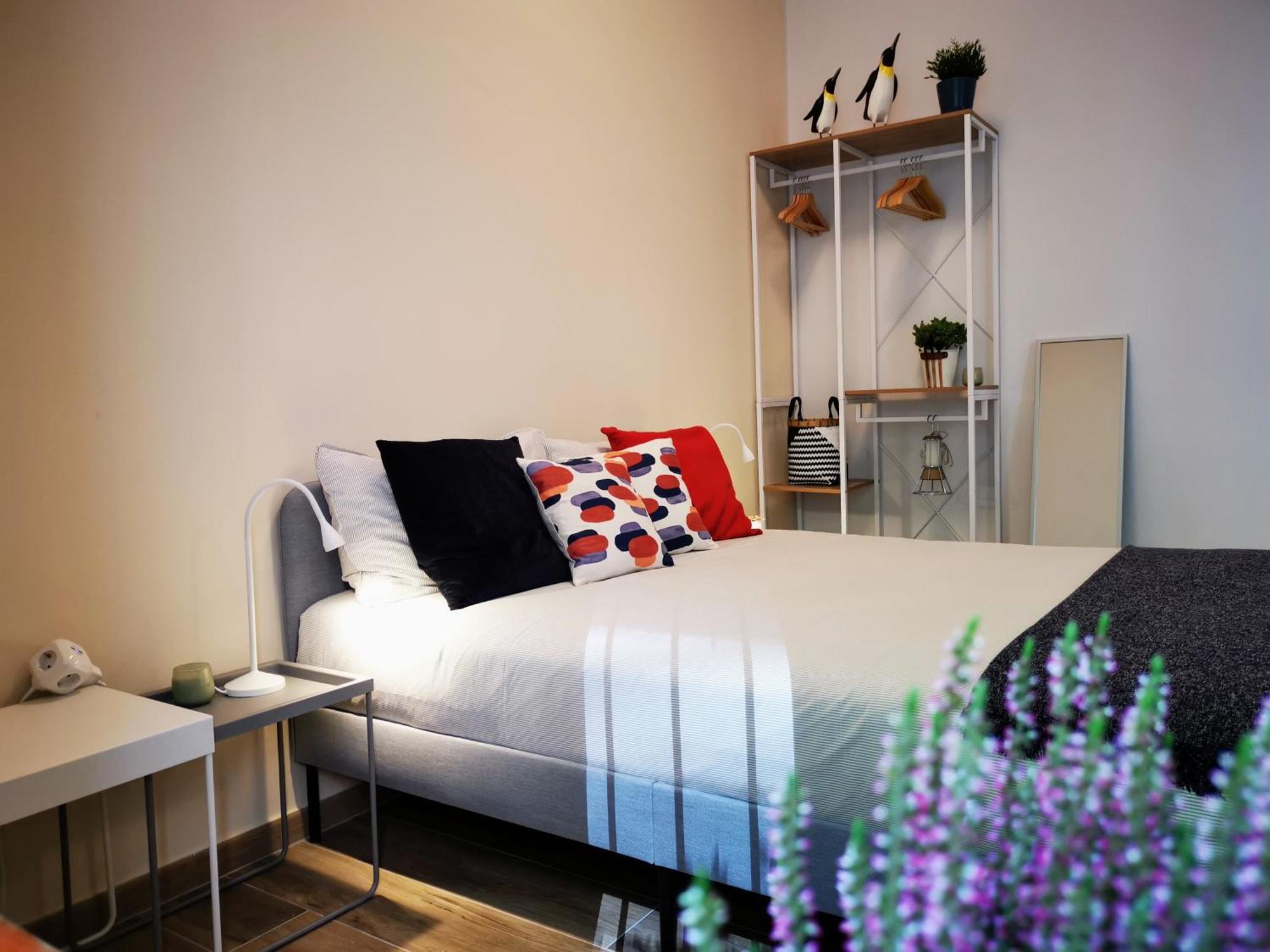 Spacious Apartment 50 Meters From The Metro Milão Quarto foto