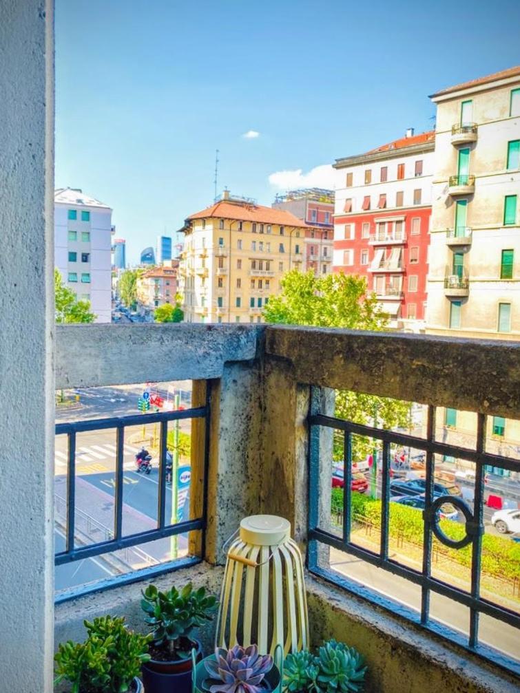Spacious Apartment 50 Meters From The Metro Milão Exterior foto